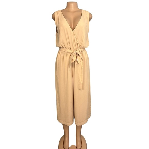 Babaton Maximillian Jumpsuit - Picture 2 of 12